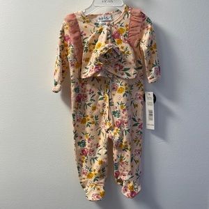 Nicole Miller 2 piece set - pjs and hat